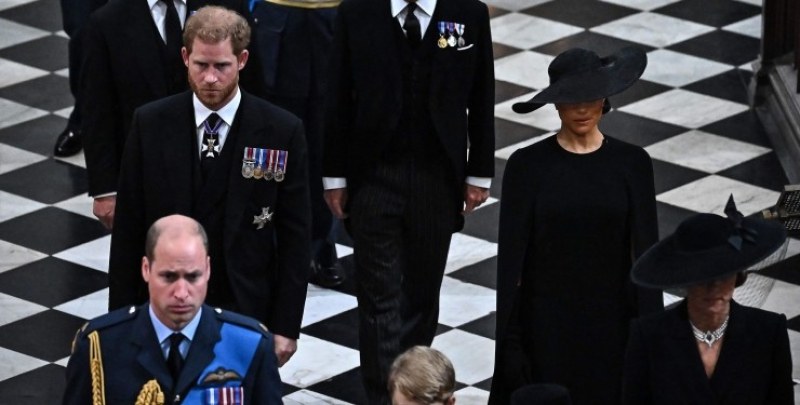 Хари и Меган поискали да се качат на самолета на Байдън след погребението на кралицата