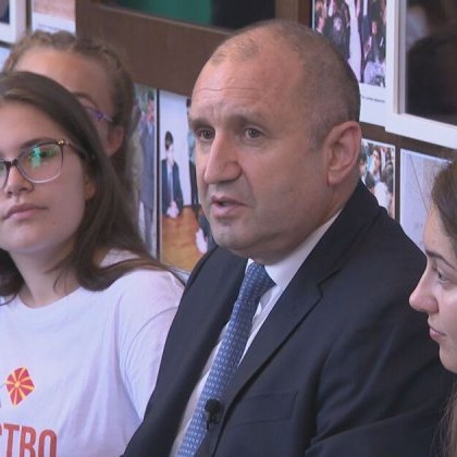 Напрежение между Скопие и София – прокуратурата в РСМ проверява среща с деца и Радев