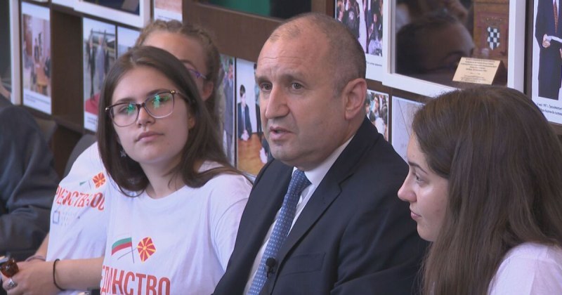Напрежение между Скопие и София – прокуратурата в РСМ проверява среща с деца и Радев