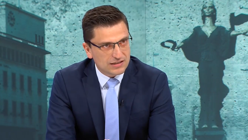 Ако Радев продължава да разединява нацията, няма друг изход освен импийчмънт