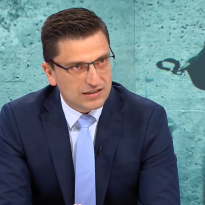 Ако Радев продължава да разединява нацията, няма друг изход освен импийчмънт