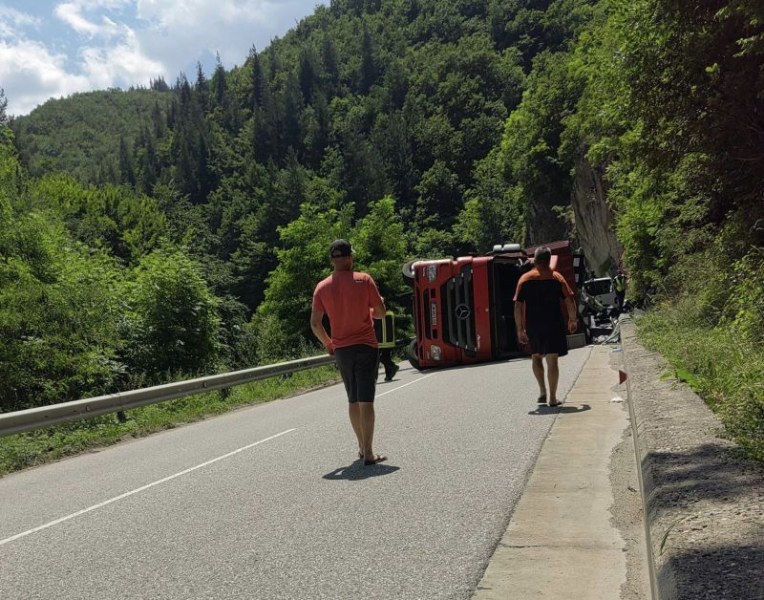Трима ранени в тежката катастрофа на пътя Асеновград-Смолян