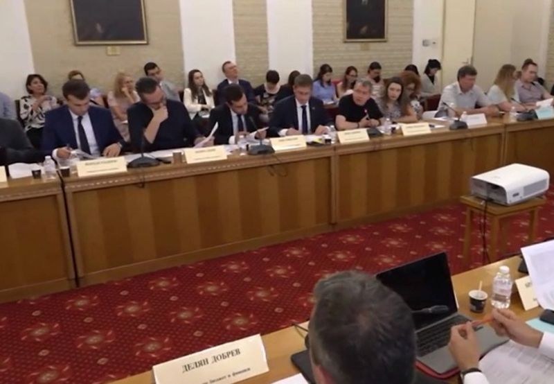Бюджетната комисия одобри 150 млн. лв. за заплати в МВР