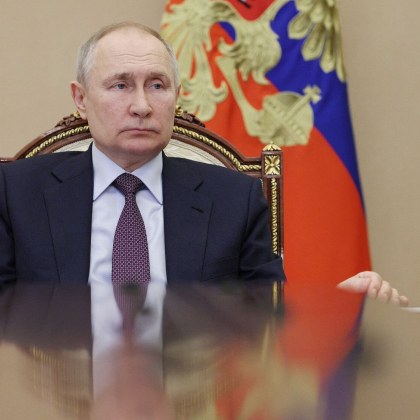 Руският президент Владимир Путин подписа закона за забрана на операциите
