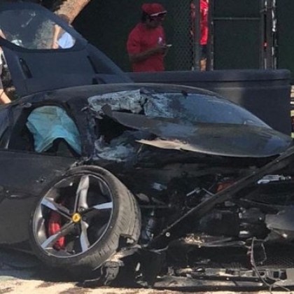 В Канада Ferrari SF90 Stradale попадна в инцидент  Суперавтомобилът беше буквално размазан