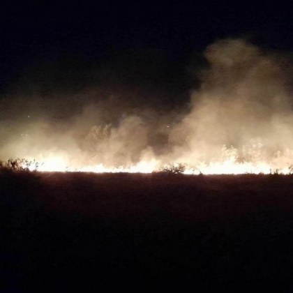 Избухна огромен пожар в Пазарджишко СНИМКИ