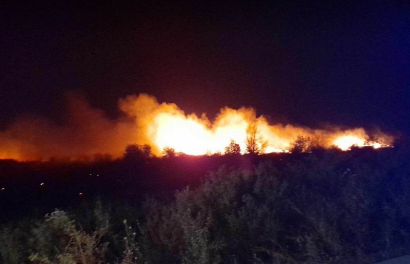 Пожарът, обхванал голяма площ в Пазарджишко, се е разгорял и отново