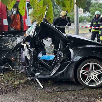 Първи СНИМКИ показват щетите по Поршето след мелето във Варна