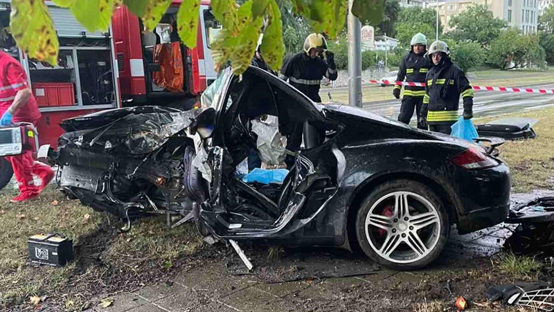 Първи СНИМКИ показват щетите по Поршето след мелето във Варна