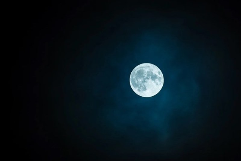 Ще наблюдаваме Синя Луна през август
