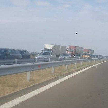 Километрично задръстване се е образувало тази сутрин на магистрала Тракия