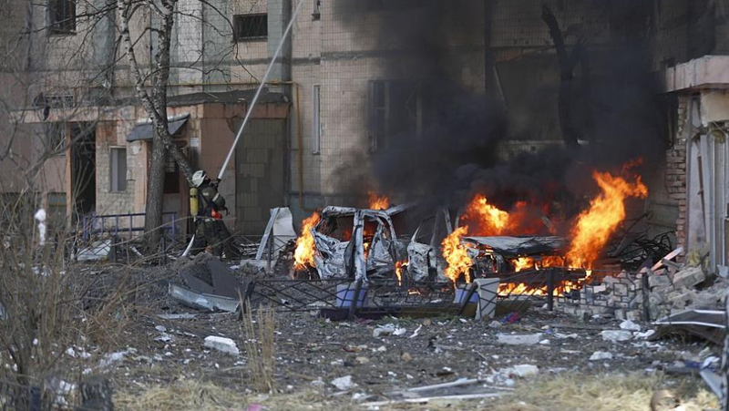 Експлозии отекнаха в украинската столица Киев, предадоха световните агенции, като