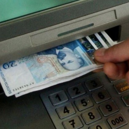 Ето кога изплащат пенсиите и обезщетенията за август