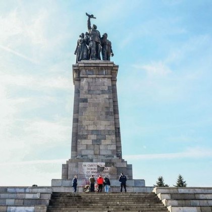 Правителството с ключово решение за Паметника на Съветската армия