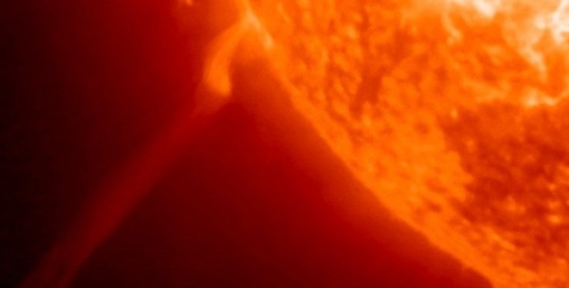 За първи път в историята мощно изригване на Слънцето удари едновременно Земята, Марс и Луната