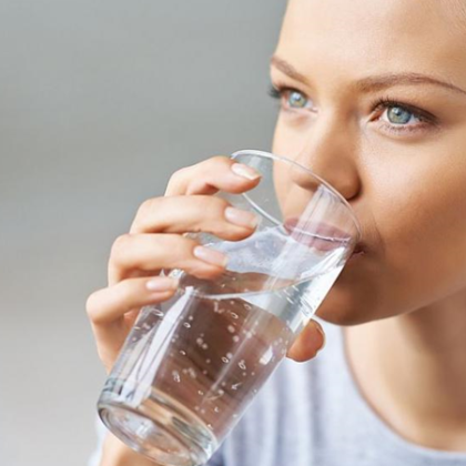 Пиенето на повече от 1 4 л вода в рамките