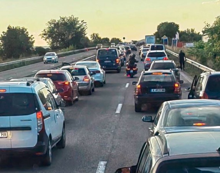 Катастрофа с моторист запуши изхода на Бургас