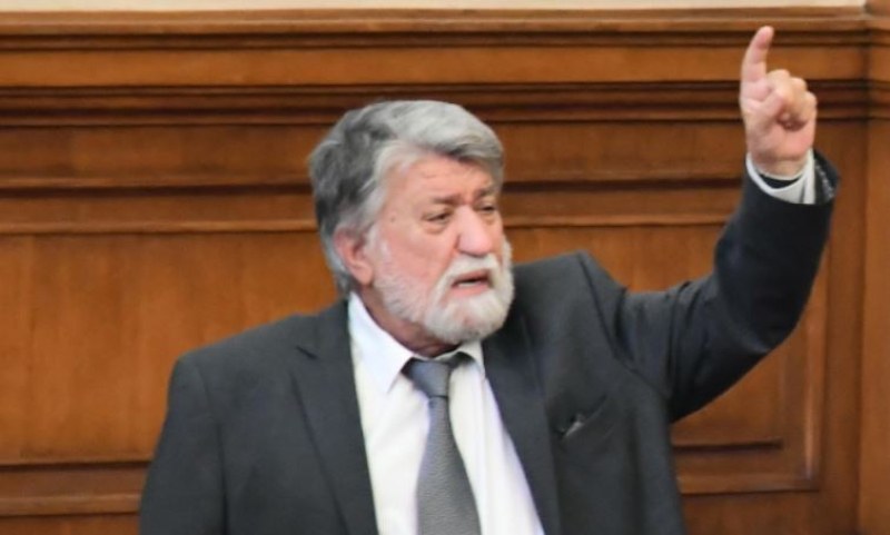 Вежди Решидов вече няма да е председател на Комисията по