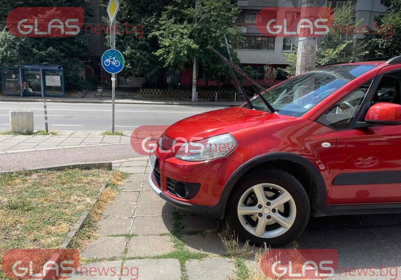 Проблемът с паркирането в София е ежедневие за много водачи,