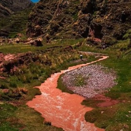 За няколко месеца в годината Червената река в Перу която