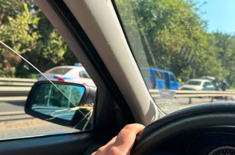 Полицията натръшка мъже на входа на Велико Търново