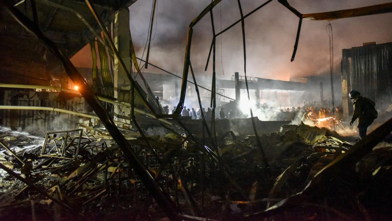 Пожари избухнаха в Одеса след руска атака с дронове
