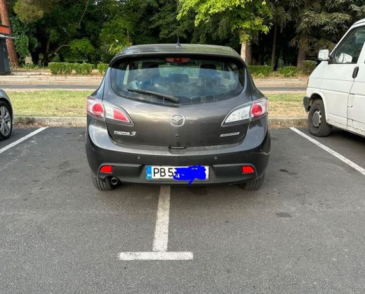 Водач от Пловдивско паркира и си навлече критики СНИМКА