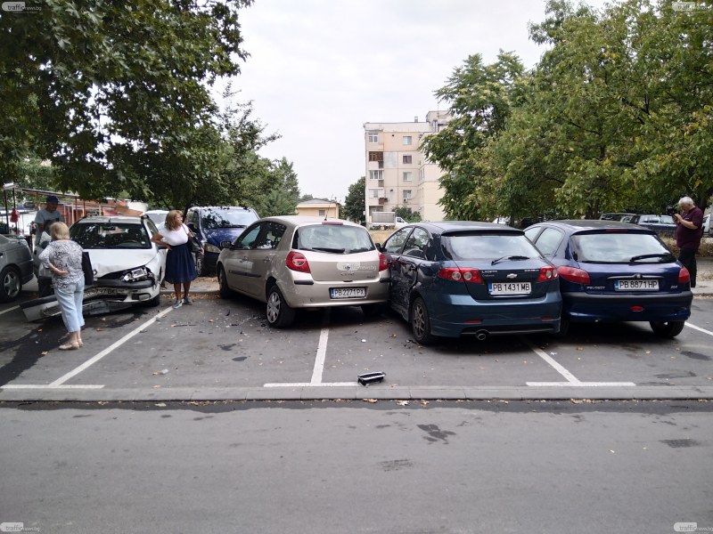 Задържаха мъжа, помел паркирани коли в Пловдив