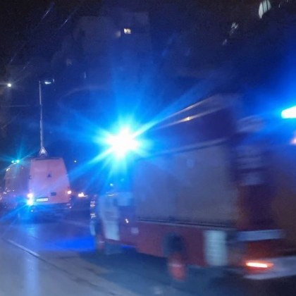 Пожарникари и  Гражданска защита пристигнали на адрес в София Това
