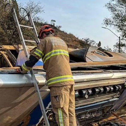Смъртоносна катастрофа в Бразилия Седем души са загинали при автобусна катастрофа