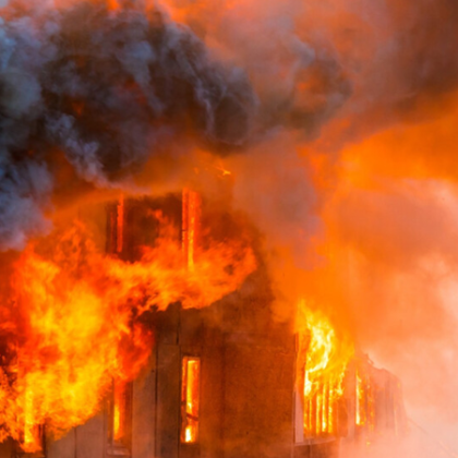 Тежка нощ за огнеборците в Хасковско Пожар изпепели къща и