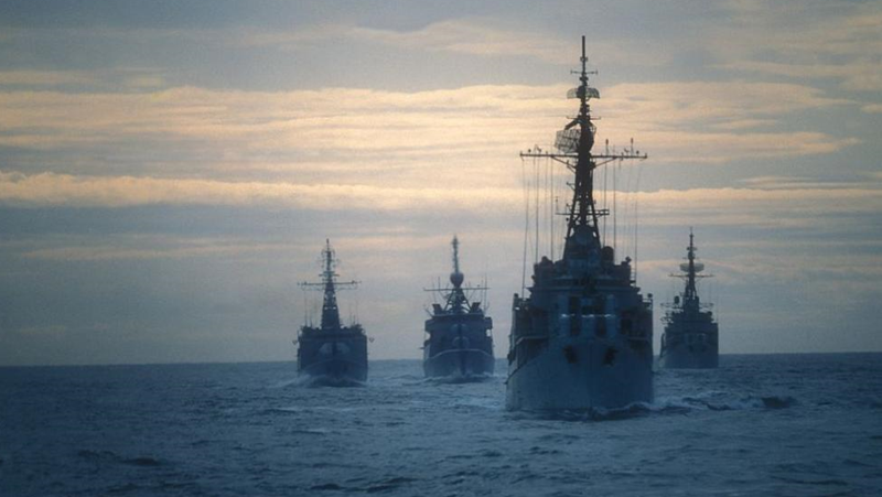 Русия държи пет военни кораба в Черно море