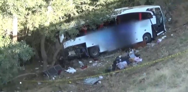 Катастрофа с автобус в Турция, 12 души загинаха