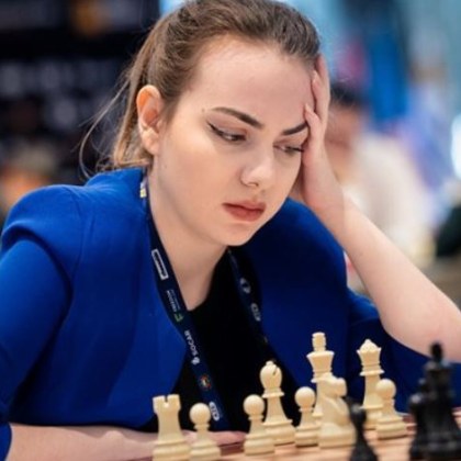 Нургюл Салимова с белите фигури загуби срещу  рускинята Александра Горячкина