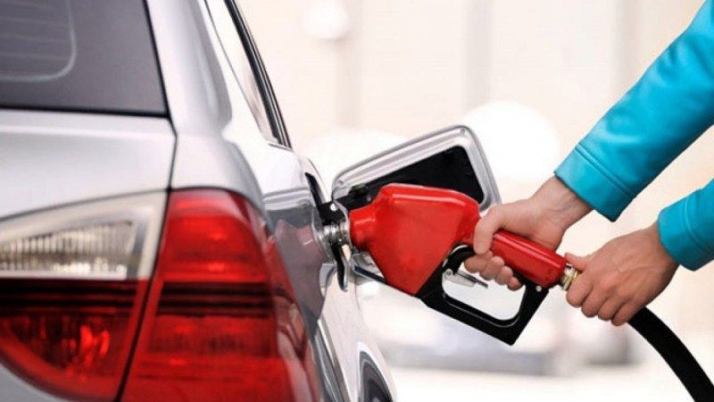 Малките бензиностанции повишиха цените на горивата, показват данните на сайта