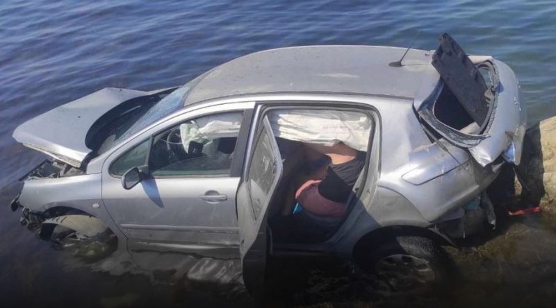 Пловдивчанинът, хвърлил се в морето с колата си, скочил от 6-тия етаж на болница