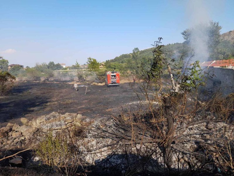 Пожар в село Варвара! Засегнат е горски пункт