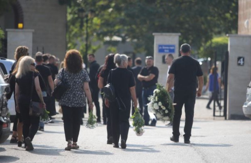 Стотици опечалени на погребението на Алексей Петров*