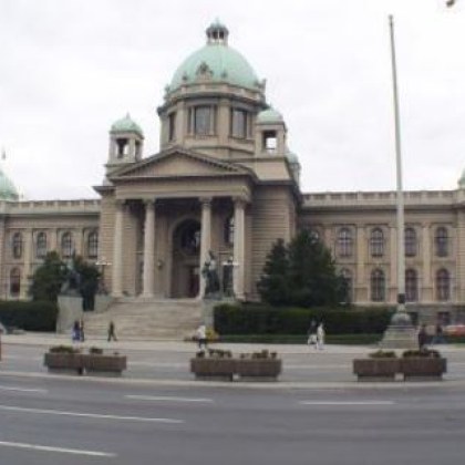 Работник в сръбския парламент почина при инцидент докато се опитвал