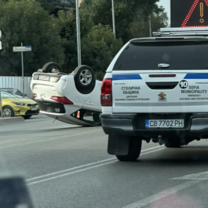 Тежка катастрофа е станала в София  Блъснали са се два автомобила