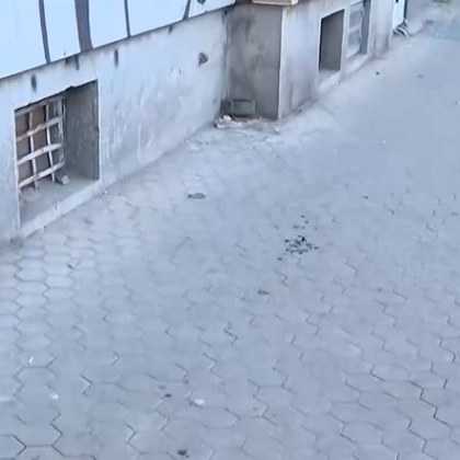 Парче мазилка падна от сграда в центъра на София и