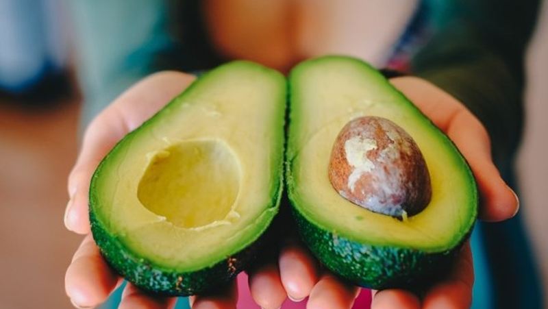 Маските за лице с авокадо крият тайни против стареене