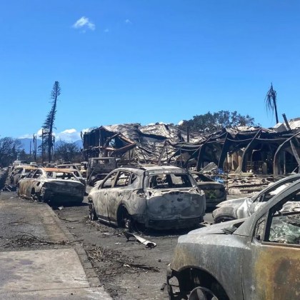 Стотици все още се водят за изчезнали след пожара който