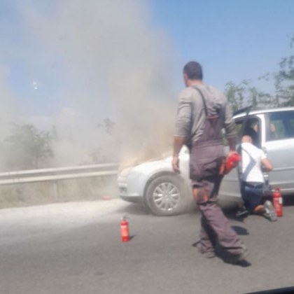 Лек автомобил се е възпламенил в района на Стамболийски Инцидентът