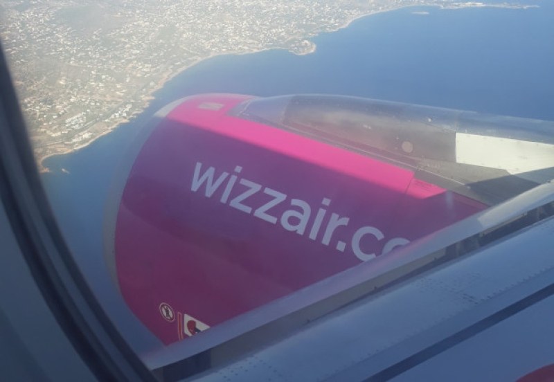 Нискотарифната авиокомпания Wizz Air е изоставила българи на летището в Меминген,