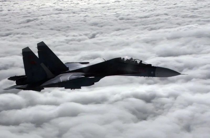 Руски изтребител ескортира военен дрон на САЩ над Черно море
