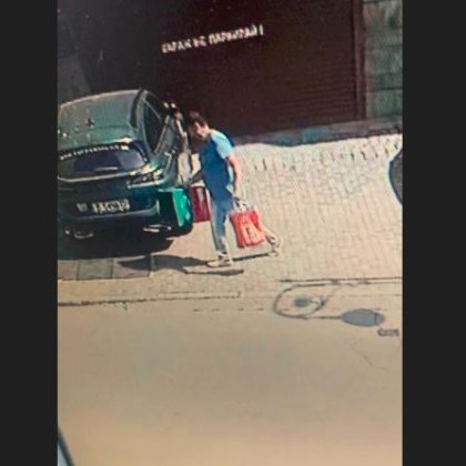 Нелепа ситуация във Велико Търново Кадри от охранителна камера показва