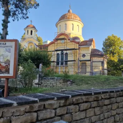 Полицията в Мездра разкри извършителите на обира от православния храм в града Това