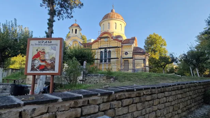 Полицията в Мездра разкри извършителите на обира от православния храм в града.Това
