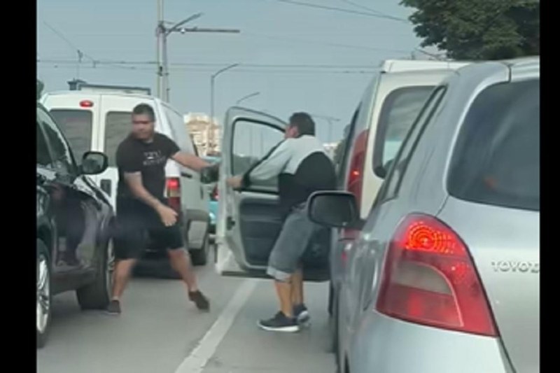 46-годишен би шофьор в Пловдив, счупи му огледалото